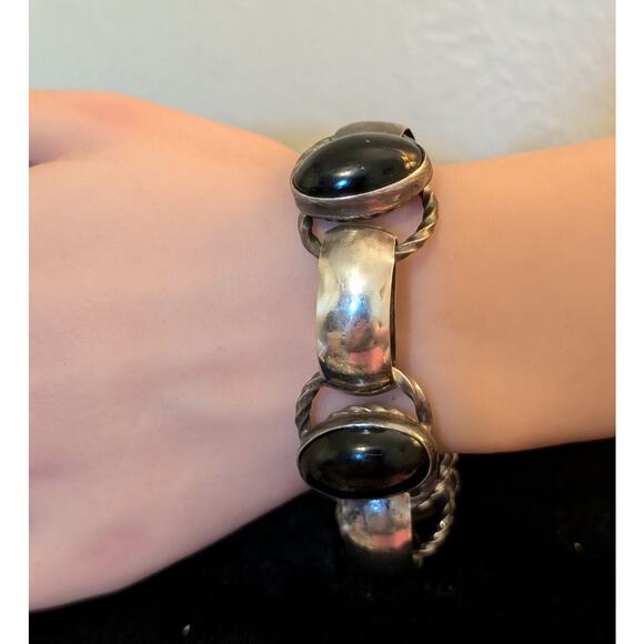 Signed P.Y. Mexico Vintage Sterling Bezel Set Black Stone Chunky Link Bracelet - Picture 1 of 14